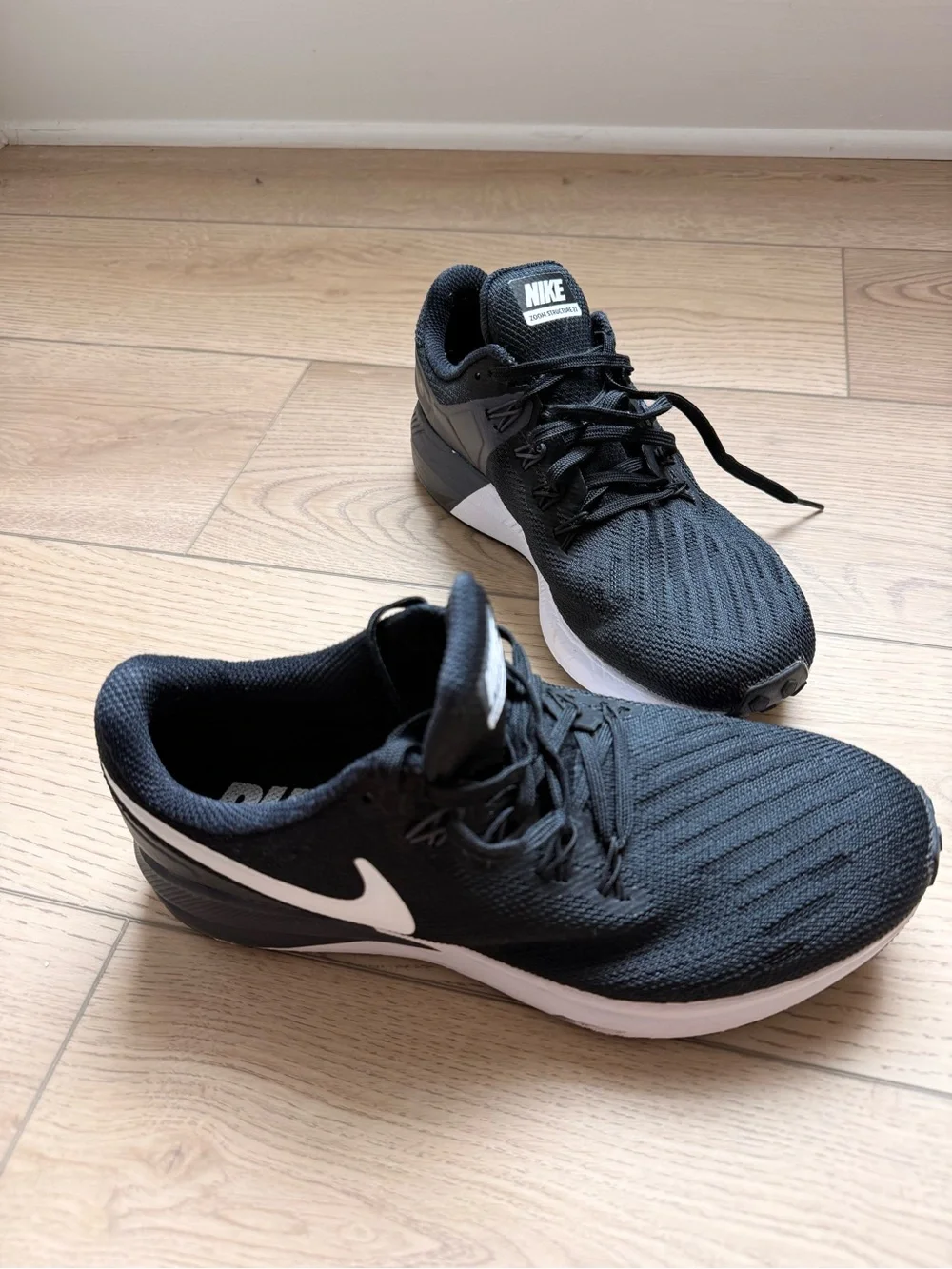 Nike Zoom Structure 22 Womens Running Shoes Size 9